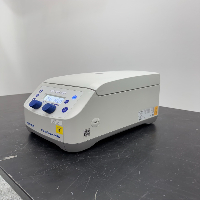 Eppendorf 5425 Centrifuge image 1